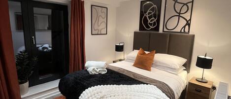 2 多间卧室、熨斗/熨衣板、WiFi、床单