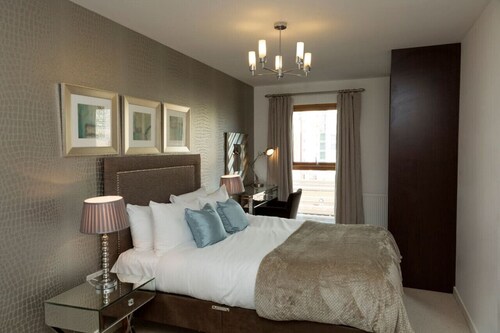 Exclusive Tower Bridge Apartment