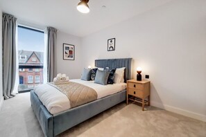 2 dormitoris, planxa i posts de planxar, wifi gratuïta i roba de llit 