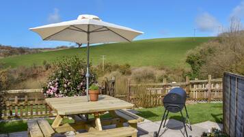 Cottage | Outdoor dining