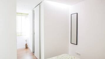 1 bedroom, iron/ironing board, travel cot, free WiFi