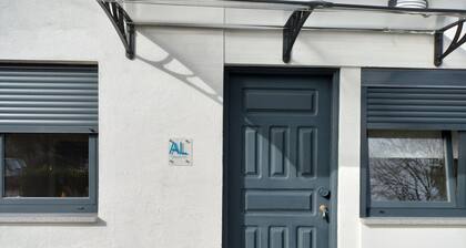 Quarto com Kitchenet junto ao Metro