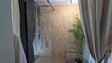 Superior Suite, Ensuite, Garden View (Charmante)
