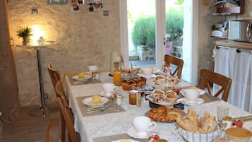 Desayuno continental incluido todos los días