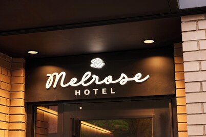 Melrose Hotel