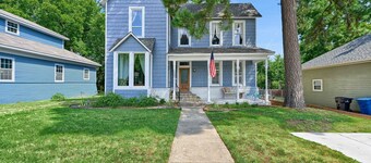 Historic home half a mile from Downtown Denison and minutes to Lake Texoma.