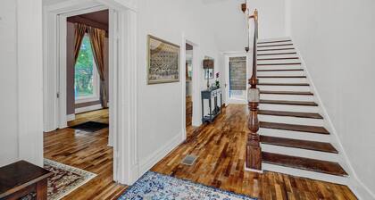 Historic home half a mile from Downtown Denison and minutes to Lake Texoma.