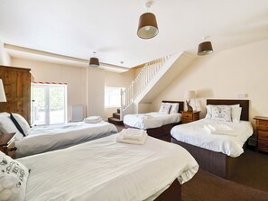 6 bedrooms, individually decorated, individually furnished, free WiFi - Home Farm (Saint Asaph)