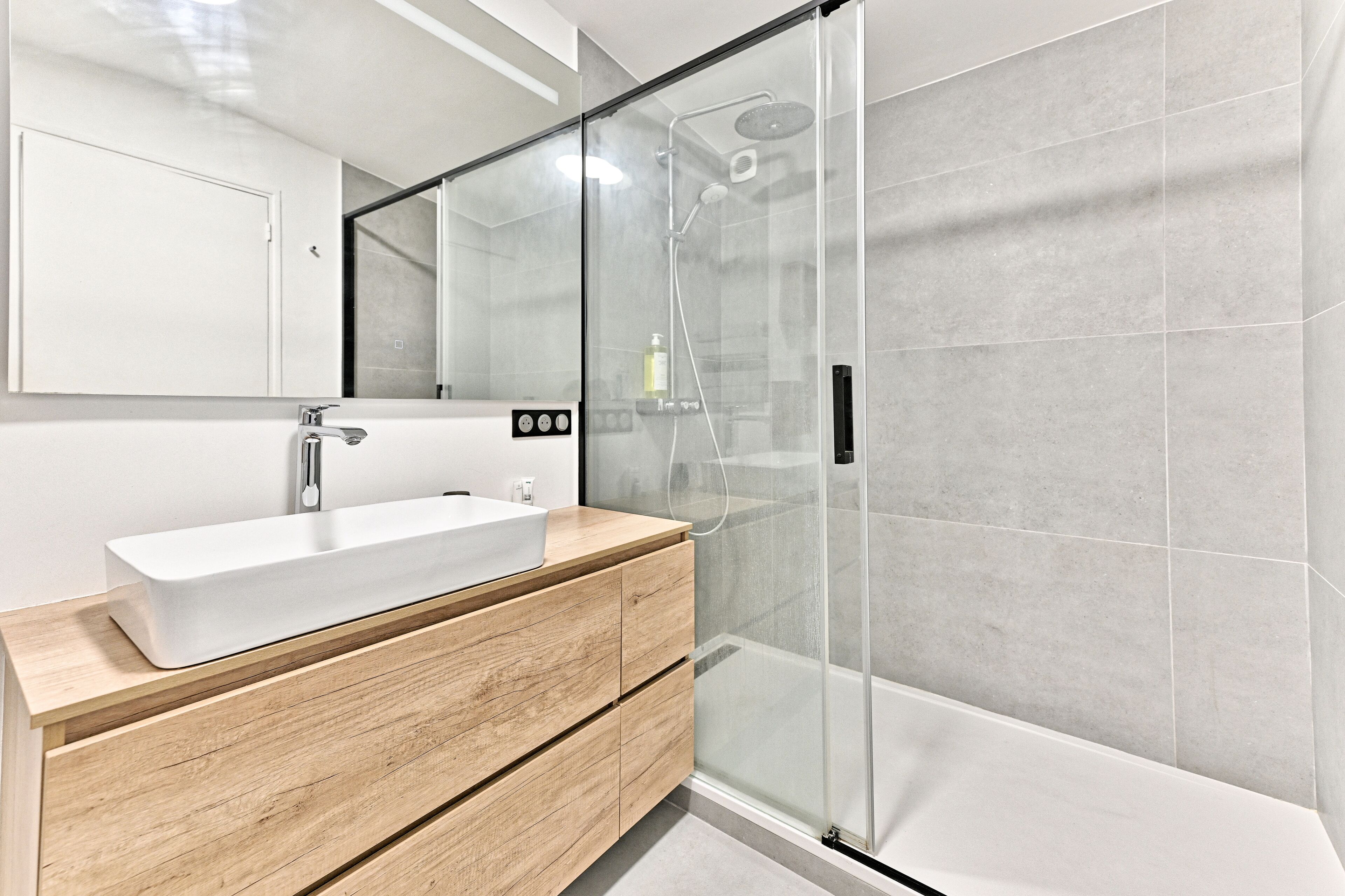 Shower, towels, soap, toilet paper