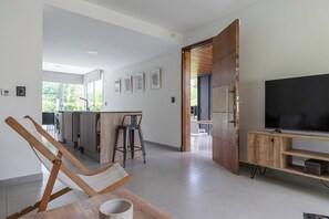 House (06) | Living area