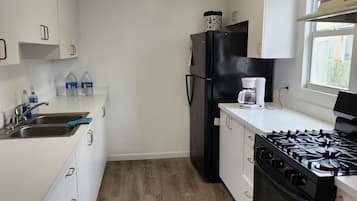 Microwave, oven, stovetop, coffee/tea maker
