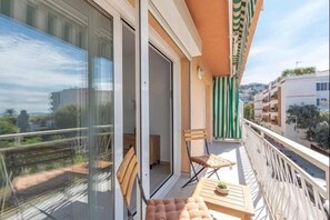 Property grounds - Flat in front of the sea in the centre of Roses AV-59 (Rosas / Roses)