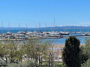 Marina - Flat in front of the sea in the centre of Roses AV-59 (Rosas / Roses)