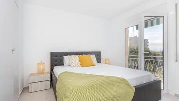 3 bedrooms, iron/ironing board, internet