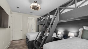 2 bedrooms, free WiFi, bed sheets - 2BR condo available with heated pool & spa + Free Attraction Tickets! (Santa Rosa Beach)