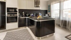 Apartment | Private kitchen - Amazing 2 Bedroom Penthouse Over two Floors (London)