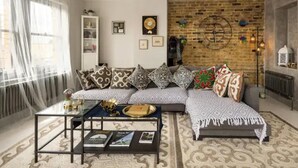 Apartment | Living area - Amazing 2 Bedroom Penthouse Over two Floors (London)