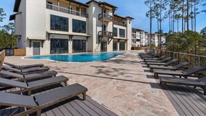 A heated pool - Enjoy a Romantic Getaway w/ 1 BR Cozy Condo on 30A + Free Attraction Tickets! (Santa Rosa Beach)