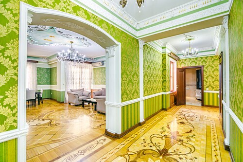 Luxury Apartment on Nizami street F9