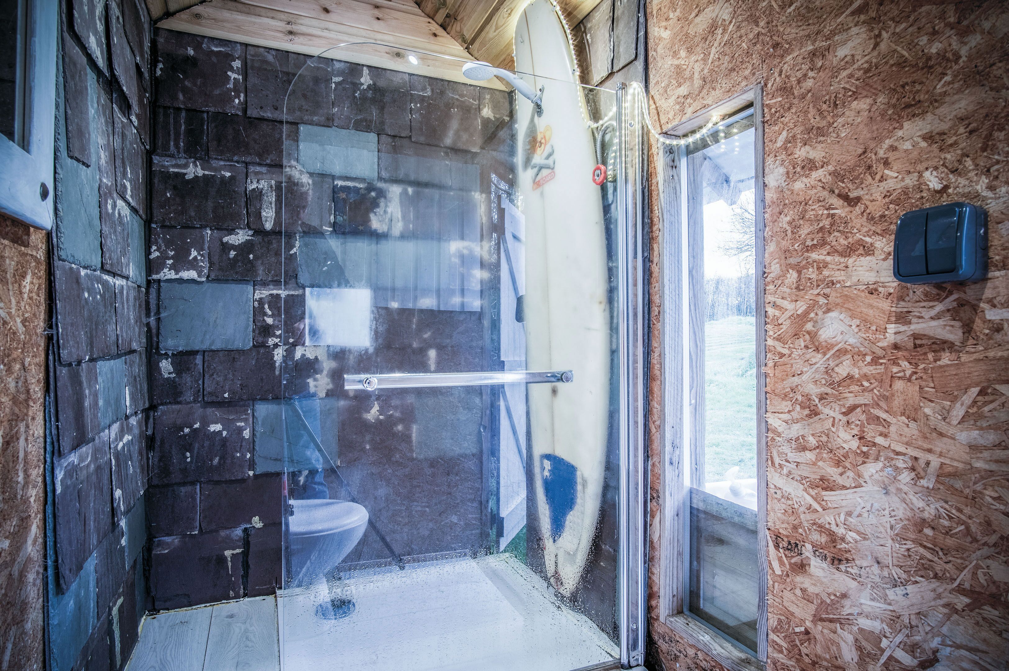 Shower, towels