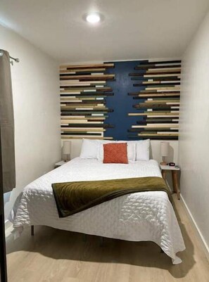 2 habitaciones, tabla de planchar con plancha, wifi y ropa de cama 