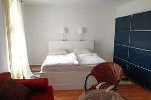 1 makuuhuone, ilmainen Wi-Fi, vuodevaatteet