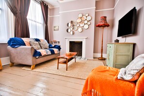 Apartment | Living area - Boutique Apartment on Kings Road (St Leonards-On-Sea)