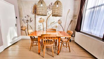 Apartment | Dining room