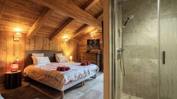 6 habitaciones, tabla de planchar con plancha y cuna de viaje