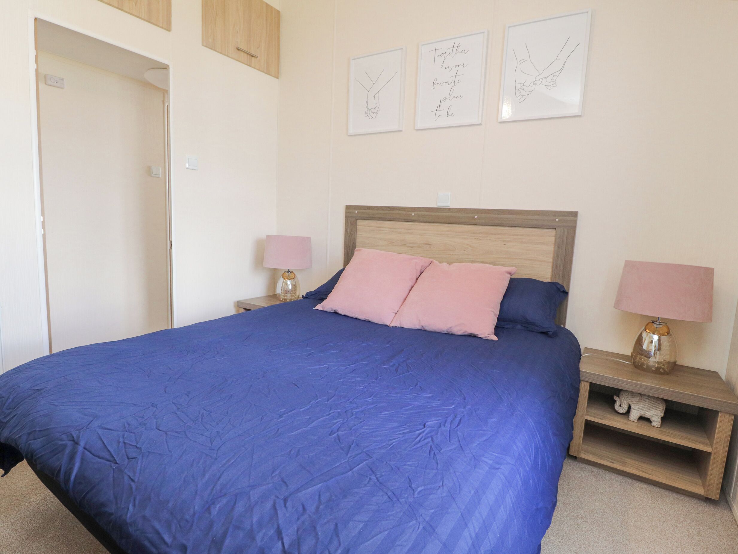 2 bedrooms, individually decorated, individually furnished, free WiFi