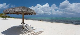 Cozy Beach Cottage at The Sea Lodges in Cayman Kai