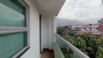 Double or Twin Room | Balcony