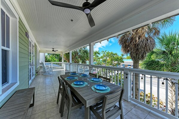 Outdoor dining