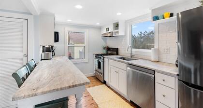 Beachgrass Bungalow on Chincoteague Island!