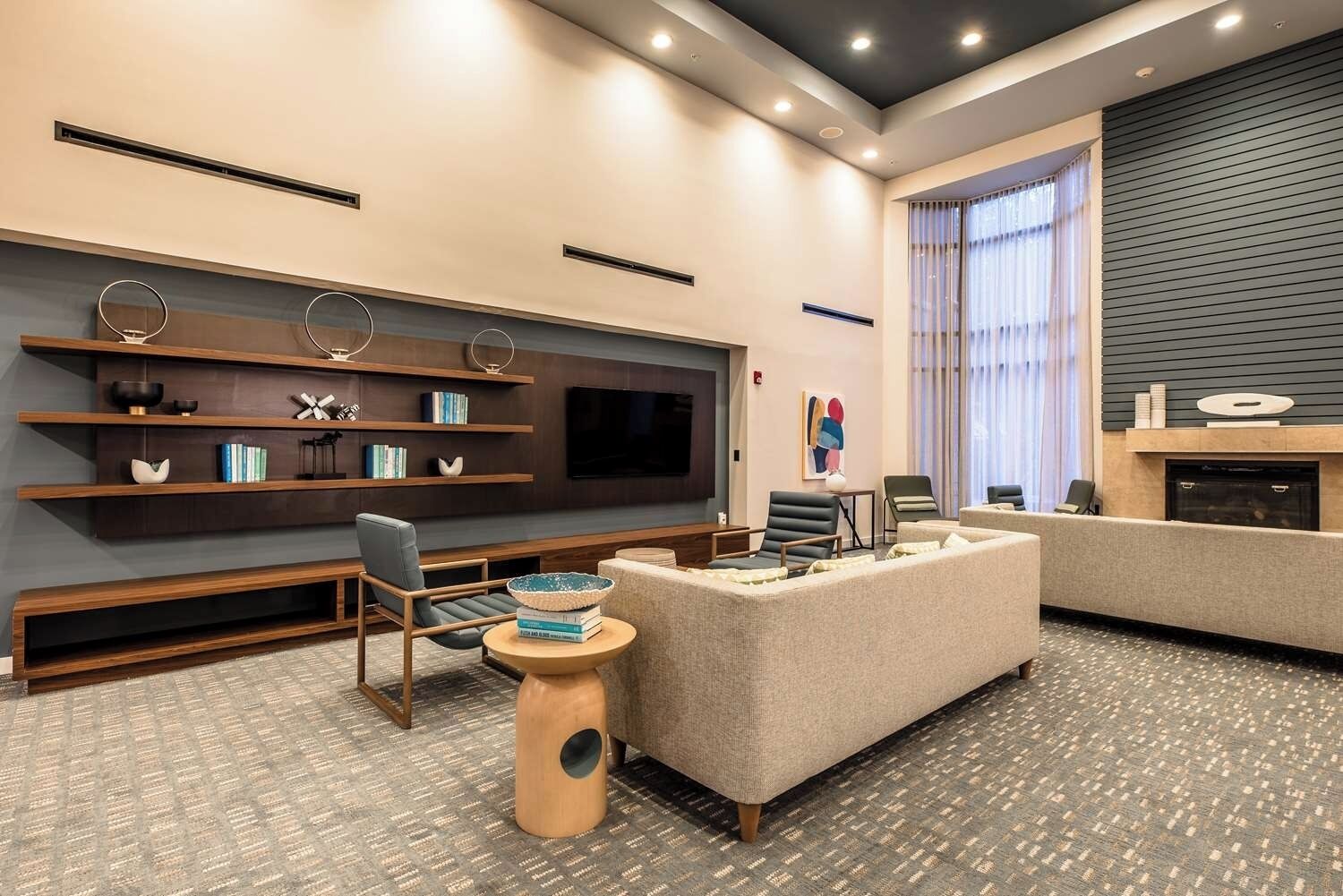 Comfortable & Memorable Stay! With Private Balcony! Pool Access, Parking Onsite! - Richardson, TX