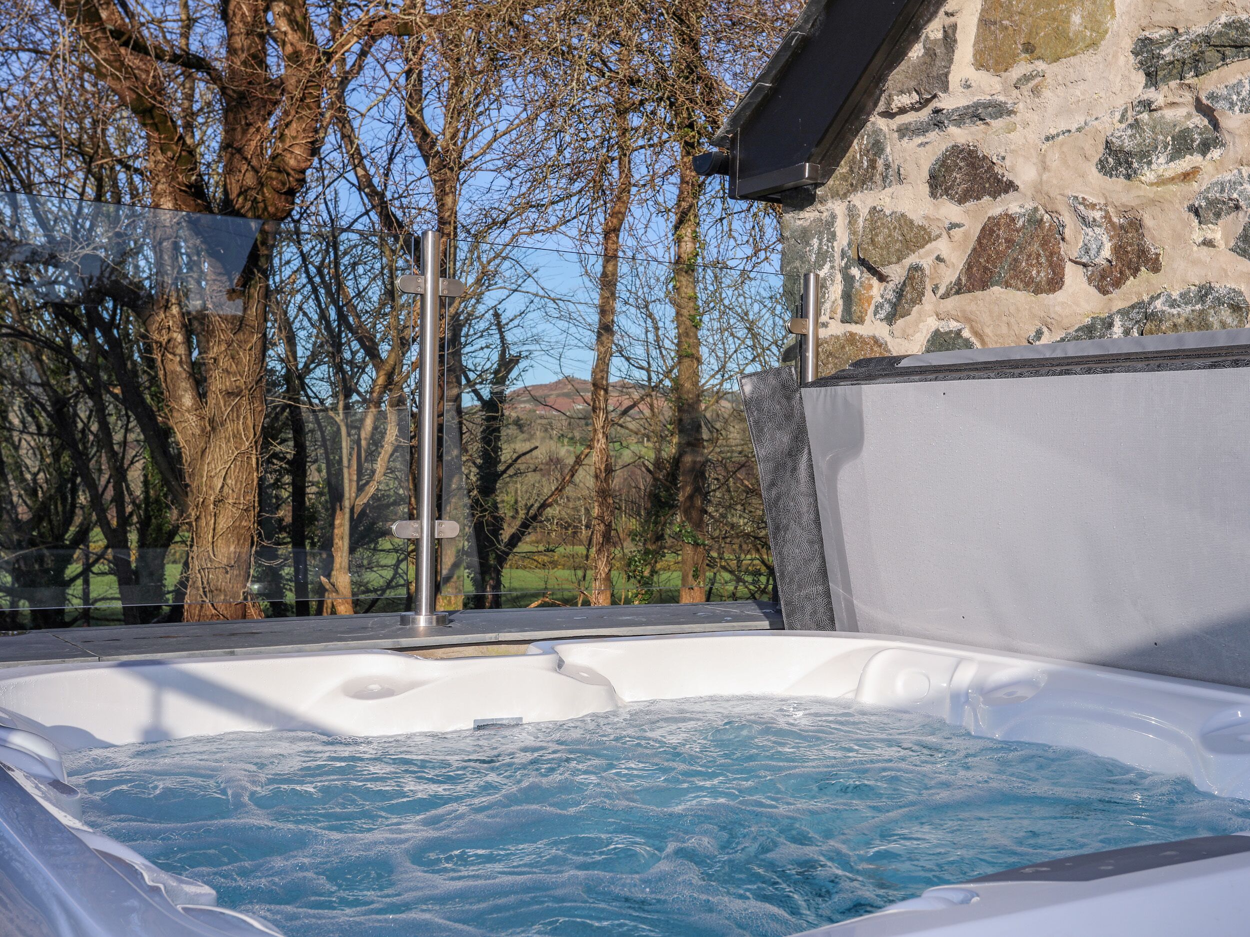 Bain à remous extérieur