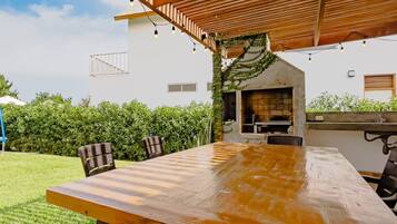 Villa | 5 bedrooms, Internet