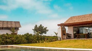 Villa | 5 bedrooms, Internet