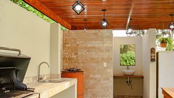 Villa | 6 bedrooms, Internet