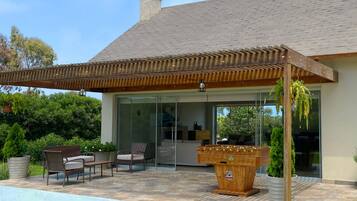 Villa | 6 bedrooms, Internet