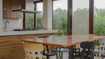 6 bedrooms, Internet