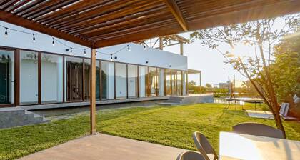 HOP Bali Exclusiva Laguna y Playa en Chincha
