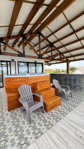 HOP Bali Exclusiva Laguna y Playa en Chincha