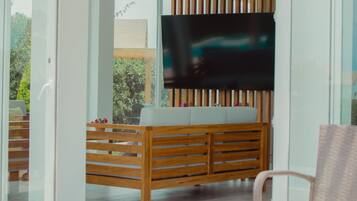 3 bedrooms, Internet