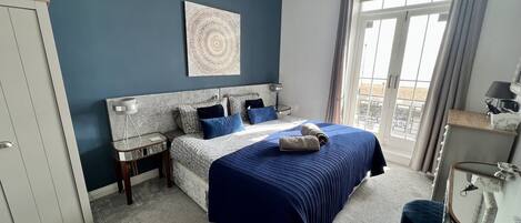 Appartement Ville | 2 chambres, bureau, fer et planche Ă repasser, accĂšs au Wi-Fi (inclus)