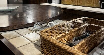 Grande Maison à Paris ou Tout Comme