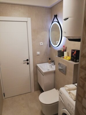 Hair dryer, slippers, towels, soap - Atelje 11.
(Beograd)