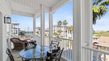 House, 5 Bedrooms, Hot Tub | Balcony