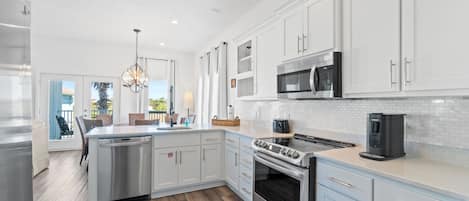 Rumah, 5 kamar tidur, hot tub | Dapur pribadi | Lemari es besar, microwave, oven, dan kompor