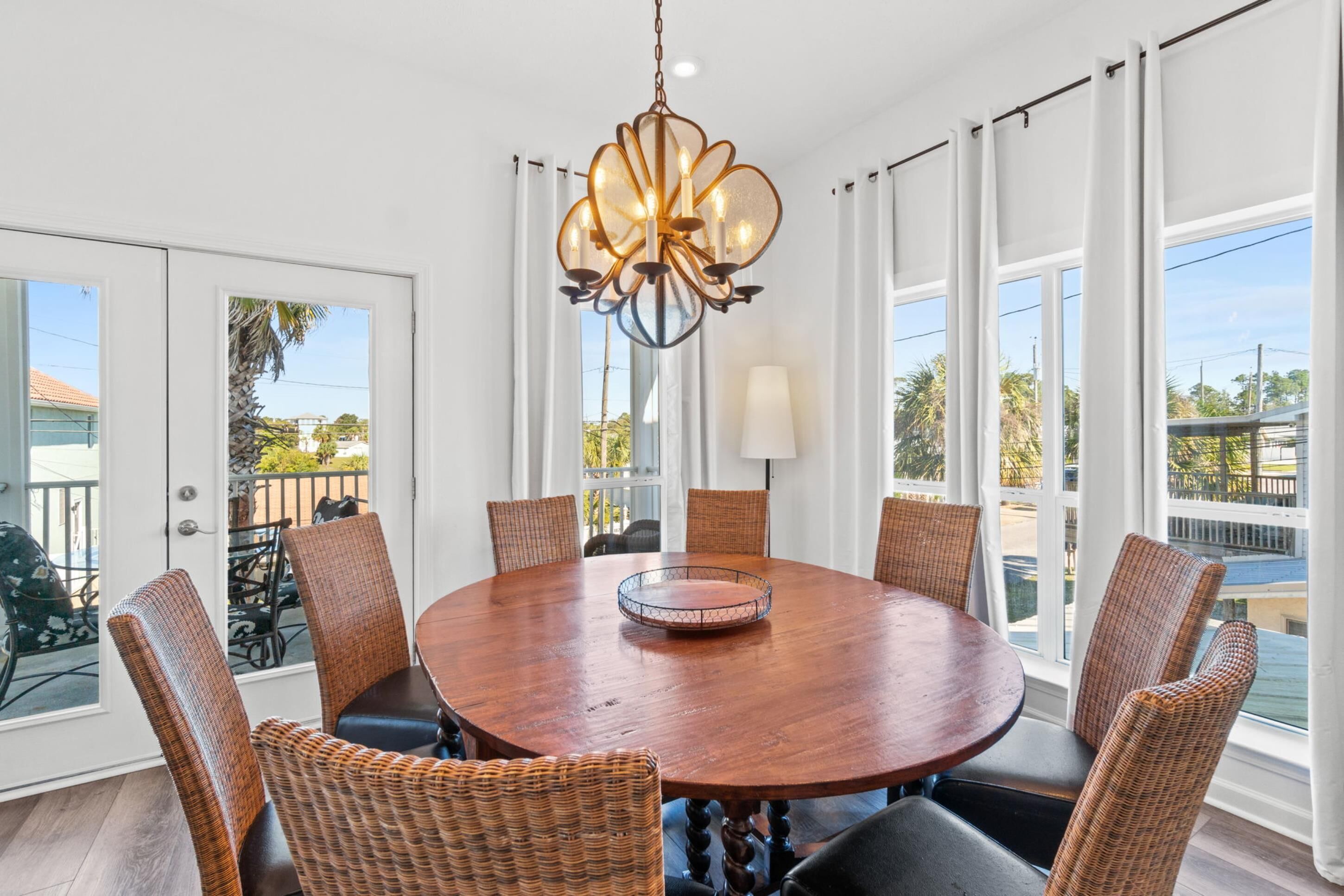 House, 5 Bedrooms, Hot Tub | In-room dining